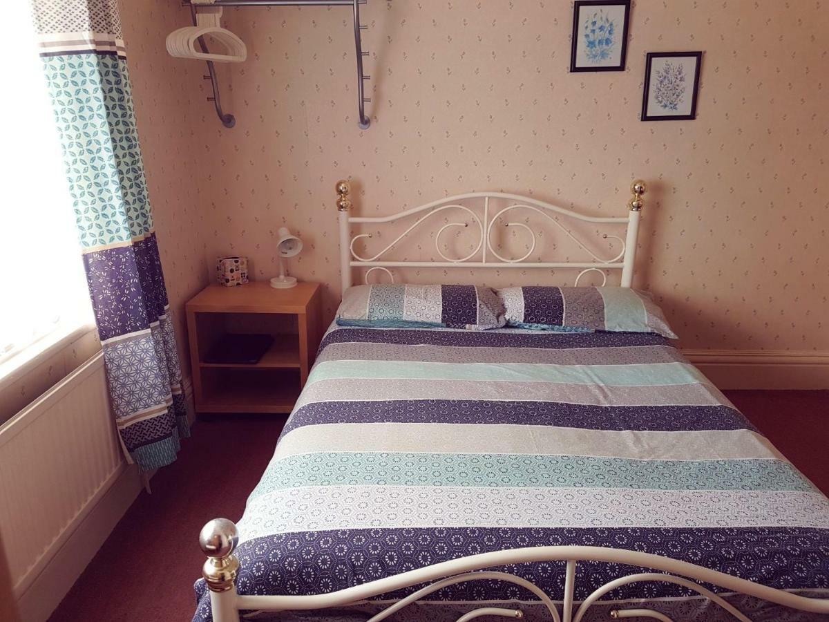 Cameron Court 3*