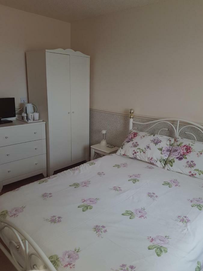 Cameron Court Bed & Breakfast Flamborough